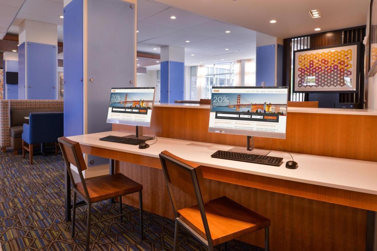 Holiday Inn Express & Suites - Mall Of America - Msp Airport By Ihg Bloomington Exterior photo